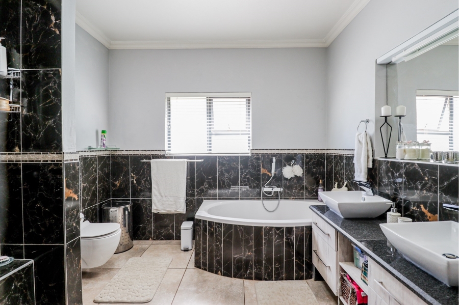 4 Bedroom Property for Sale in Melodie North West